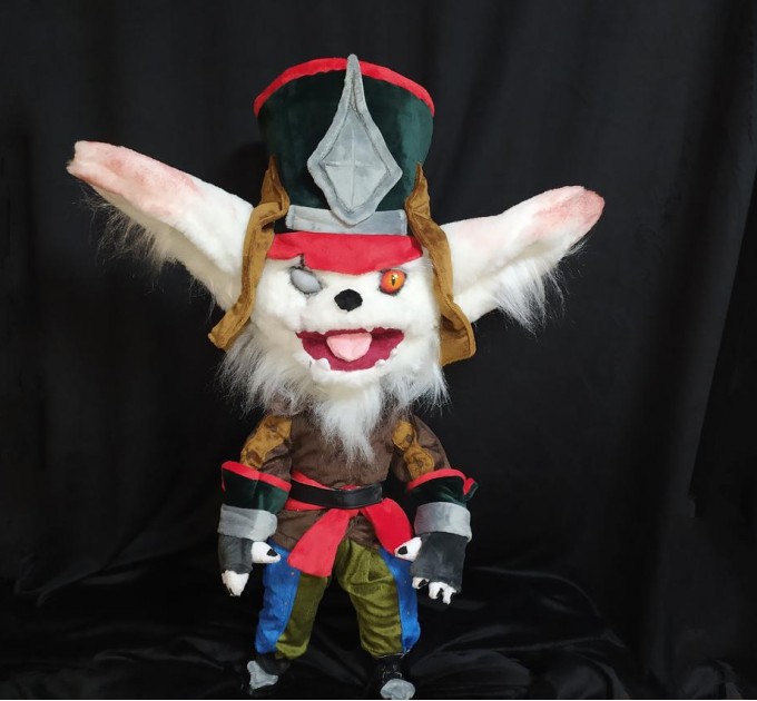 This is a sample of the Kled from League of legends plush toy.