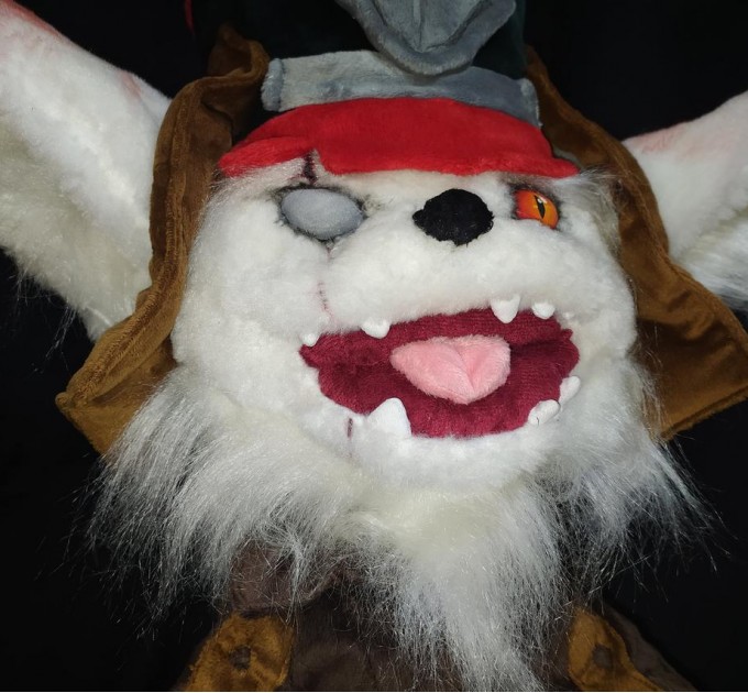 This is a sample of the Kled from League of legends plush toy.