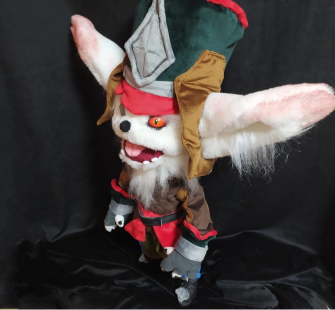 This is a sample of the Kled from League of legends plush toy.